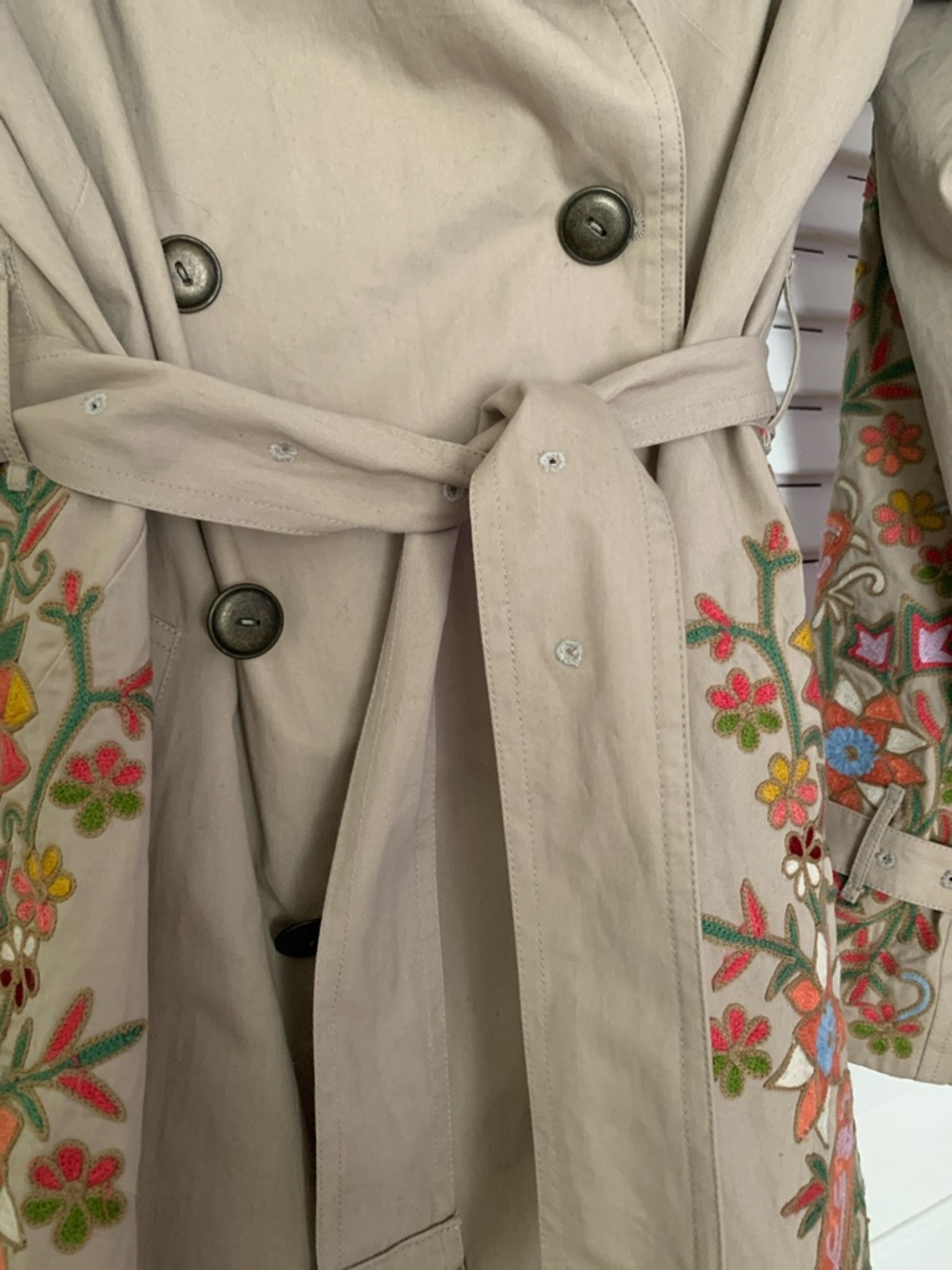 Calypso St. Barth Embroidered Beige Trench Coat with Floral Detail - Picture 4 of 15